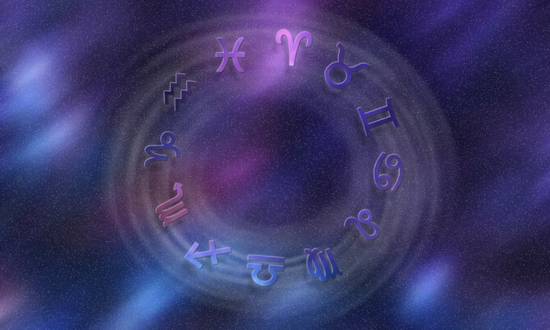 金牛座今日运势最新女：爱情迷局、职场逆袭，财运小心