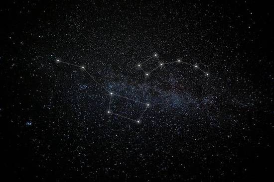 摩羯座今日运势查询未雨绸缪：事业挑战不断，爱情关键在沟通